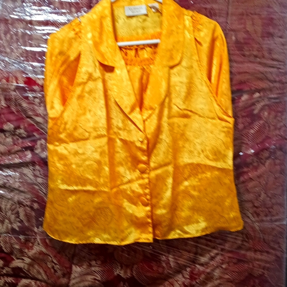 Ladies Victoria Secret 100 percent polyester Sleeveless Top and Shorts Sleepware